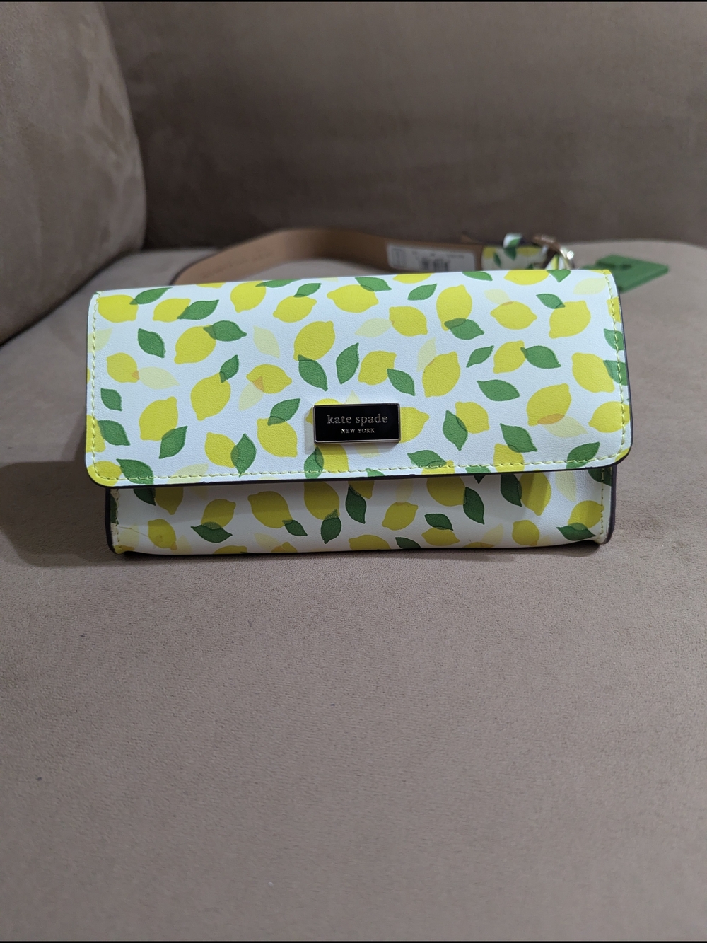 Kate Spade White Lemon Print Belt Bag with Green Leaves - Picture 2 of 10